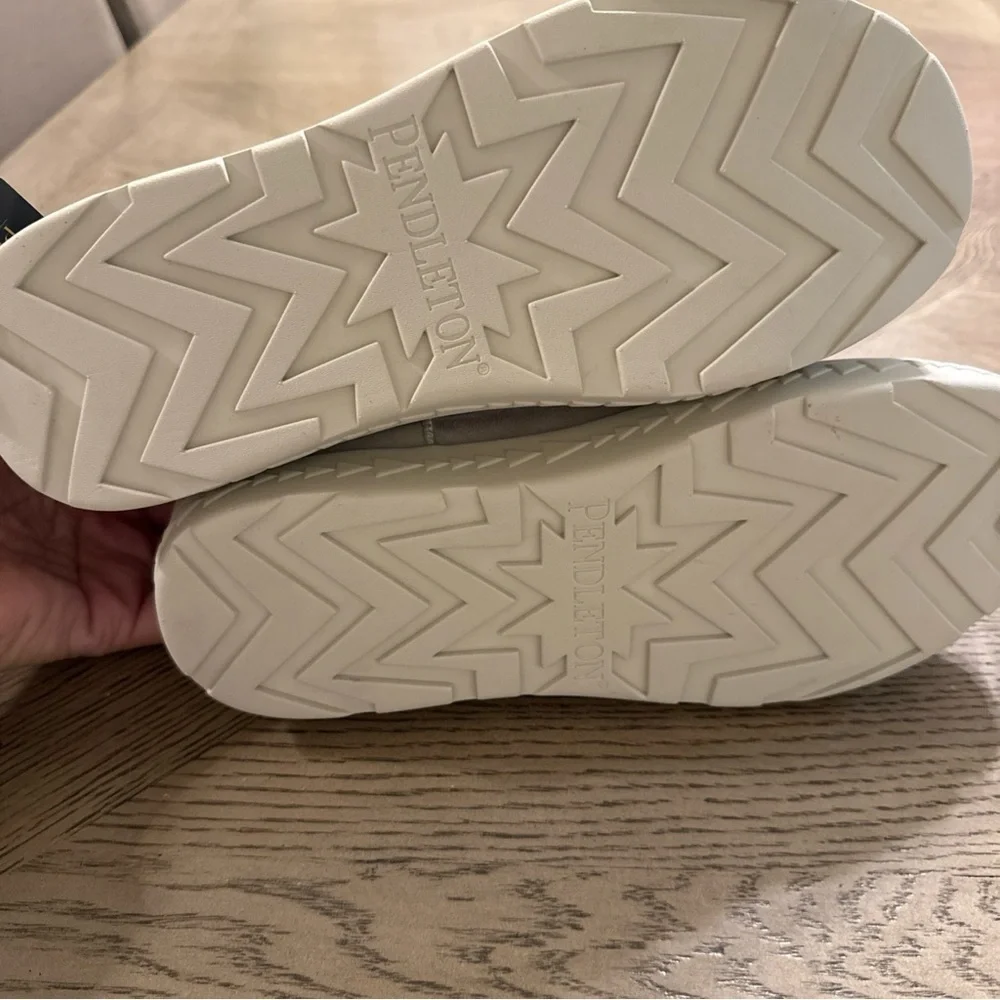 Pendleton Women's Cabin Fold Down Slippers - Round Toe - 10